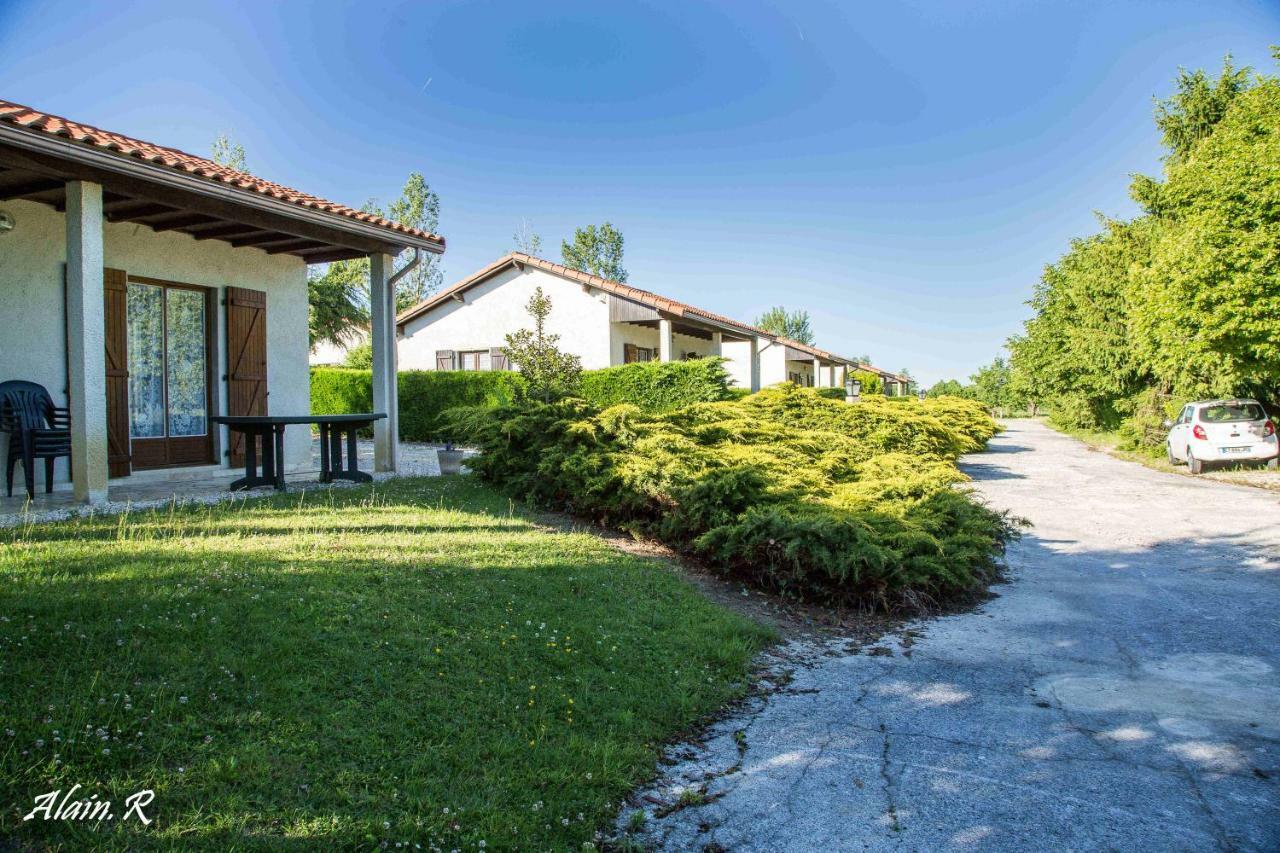 Paradise Challets And Camping Sarrecave Exterior foto